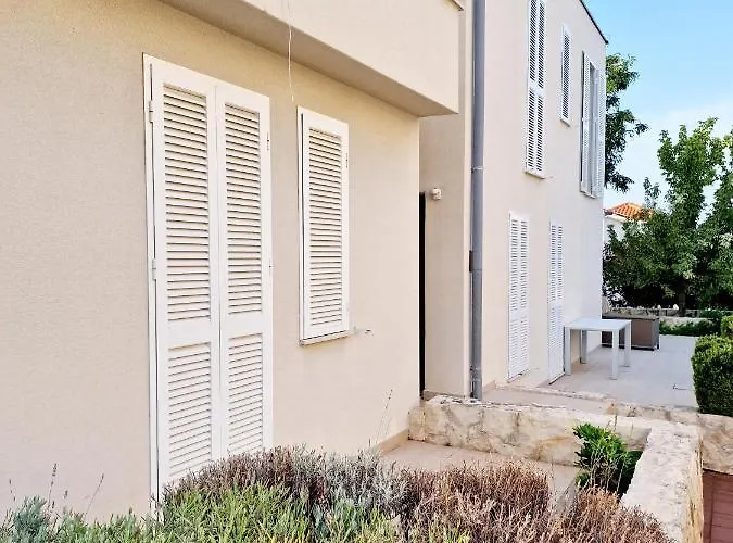 Residence-apartment-giuliano-punta Skala, Feriested