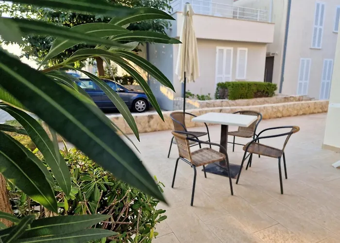 Residence-apartment-giuliano-punta Skala, Pribjeći *
