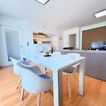 Residence-apartment-giuliano-punta Skala, 度假村 佩特坎内