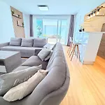 Residence-apartment-giuliano-punta Skala, 度假村 *