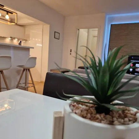 Residence-apartment-giuliano-punta Skala, ペトルチャネ