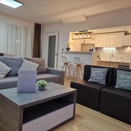 Residence-apartment-giuliano-punta Skala, リゾート *