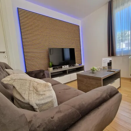 Residence-apartment-giuliano-punta Skala, * ペトルチャネ