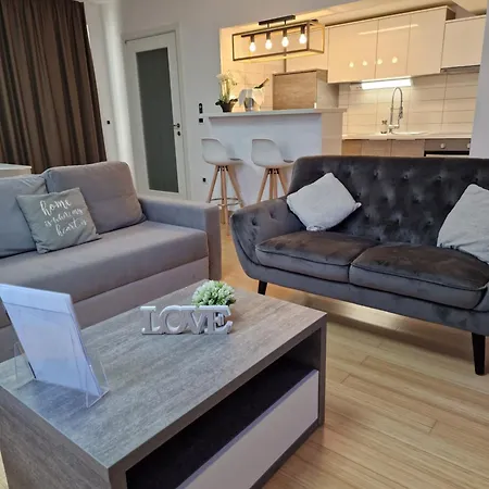 Residence-apartment-giuliano-punta Skala, ペトルチャネ