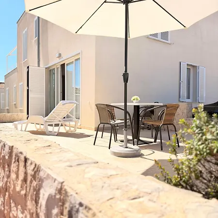 Residence-apartment-giuliano-punta Skala,
