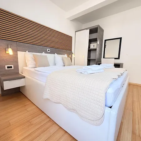 Residence-apartment-giuliano-punta Skala, Station touristique *