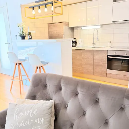 Residence-apartment-giuliano-punta Skala, Station touristique *